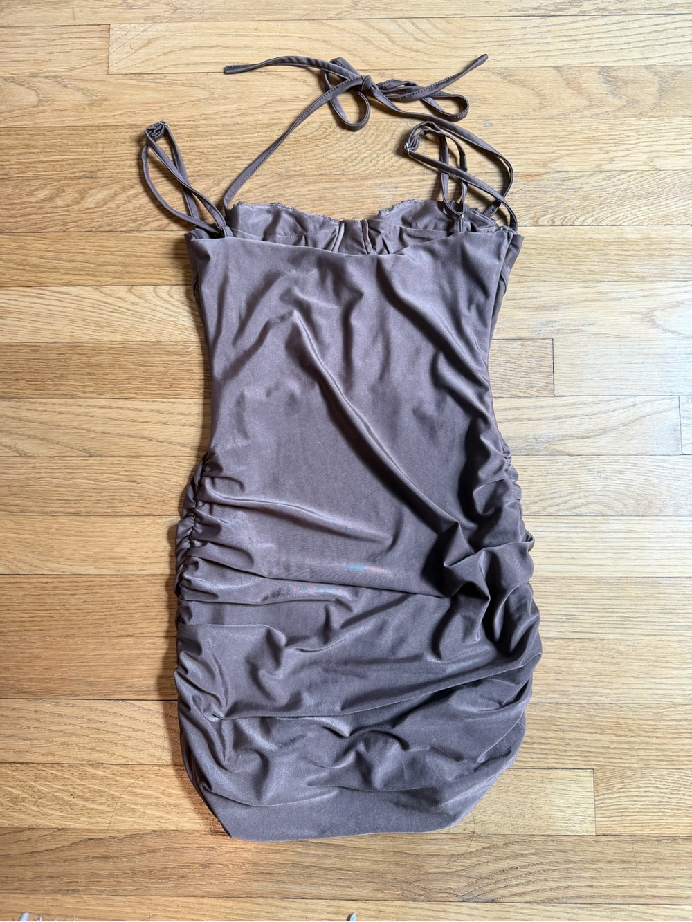 Sleek Ruched Brown Bodycon Dress - Picture 2 of 4